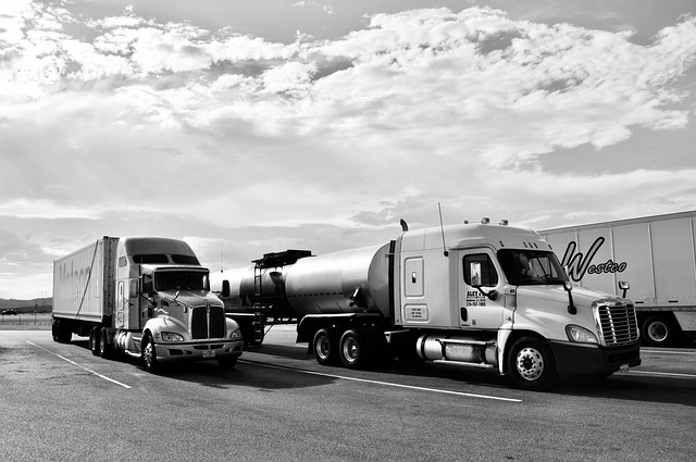 peoria-truck-accident-lawyer-640x480-79007410.jpeg