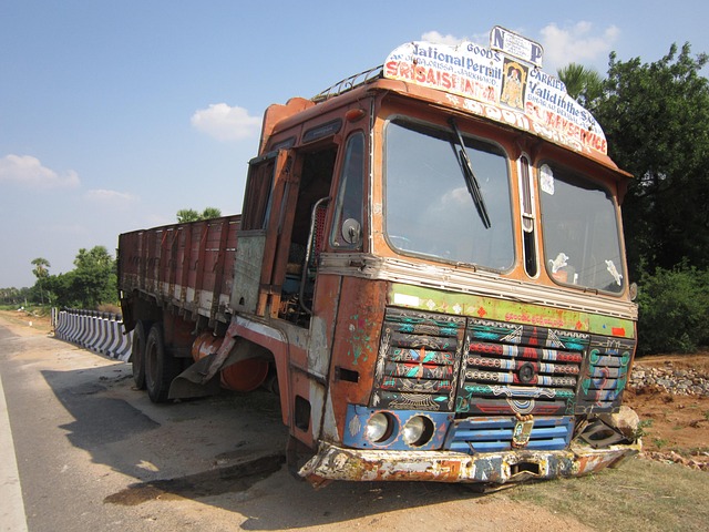 peoria-truck-accident-640x480-3560656.jpeg